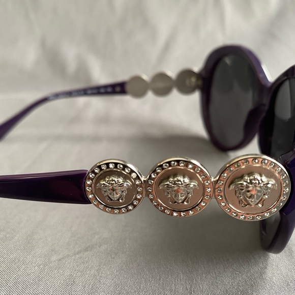 versace sunglasses chain